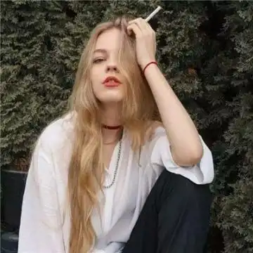 2020网红微信头像女生霸气高冷大图我有个恋爱想和你谈谈