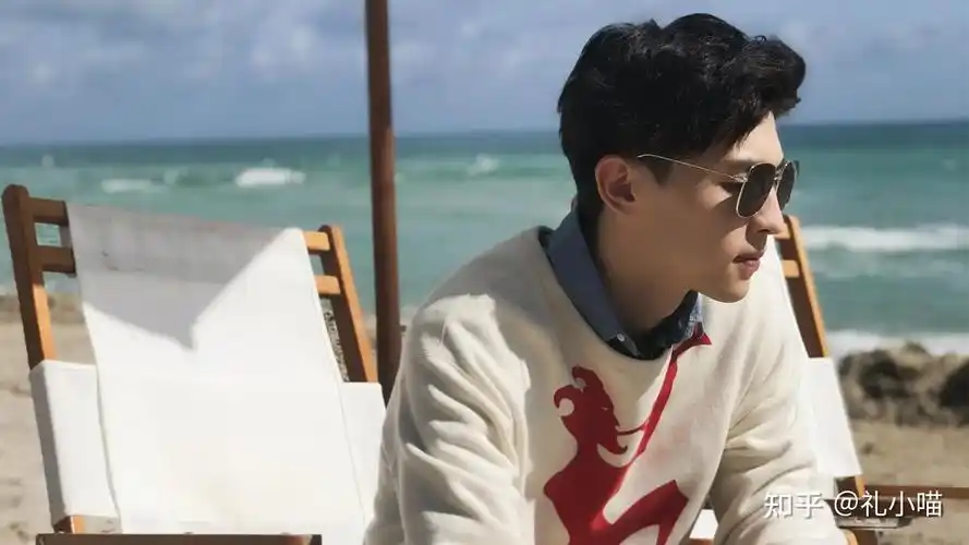 离开娱乐圈两年的邓伦如今过得有多惨连赔偿金的钱没钱给了