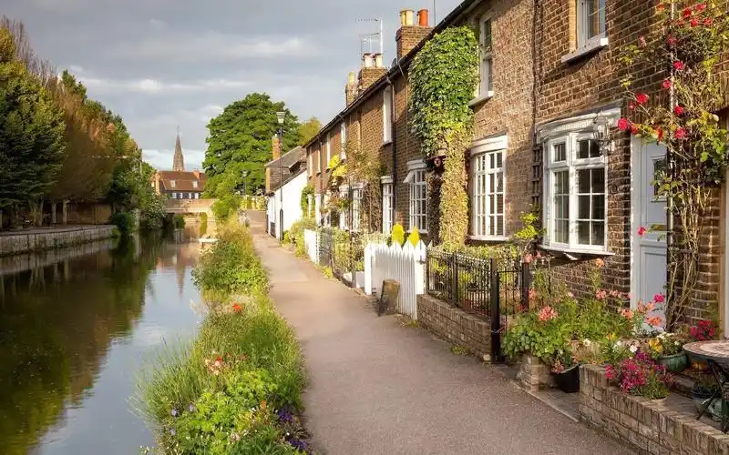 草路河的房子郊区-建筑高清桌面壁纸