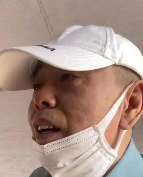 演员潘长江风波后首次露面面容憔悴状态差引起网友热议