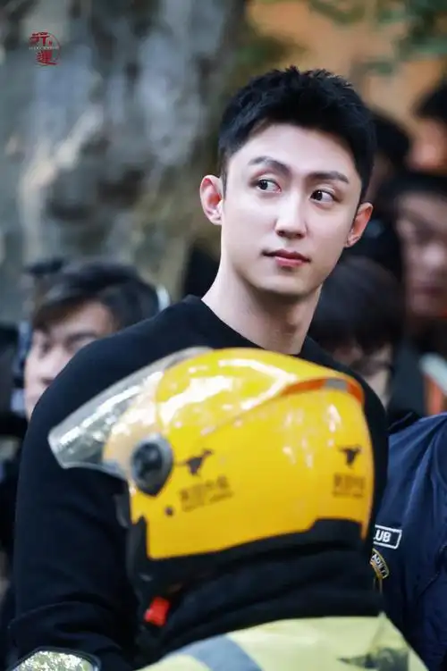 "你的小可爱突然出现"@johnny黄景瑜「好运 让我看看02」#黄景瑜