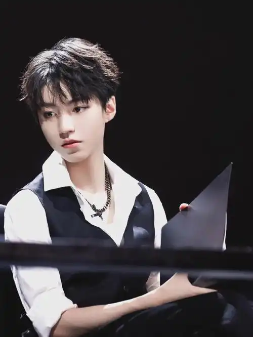 那些王俊凯很绝的图