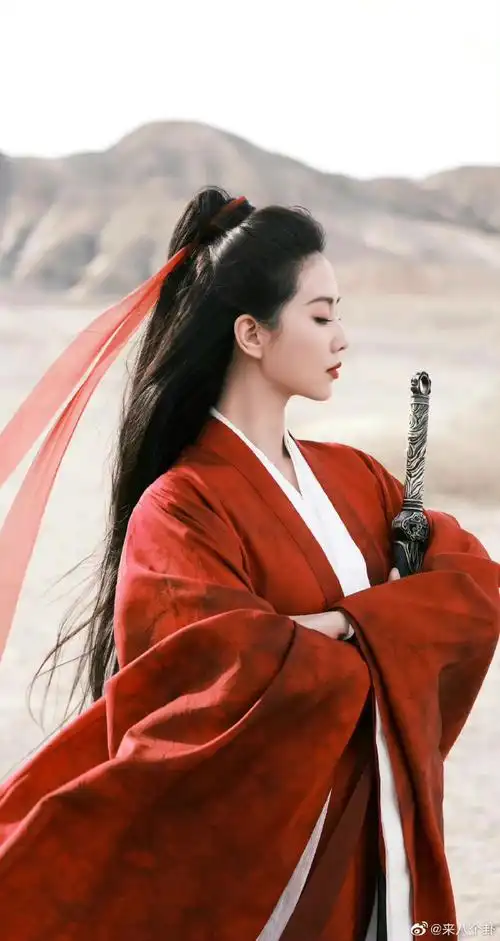 红衣女侠,刘诗诗,一颦一笑都自带气场,好美#刘诗诗古装好飒
