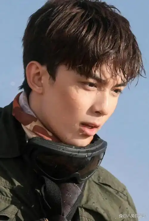 为什么吴邪想要瓦解强大的汪家,会选择毛头小子黎簇?