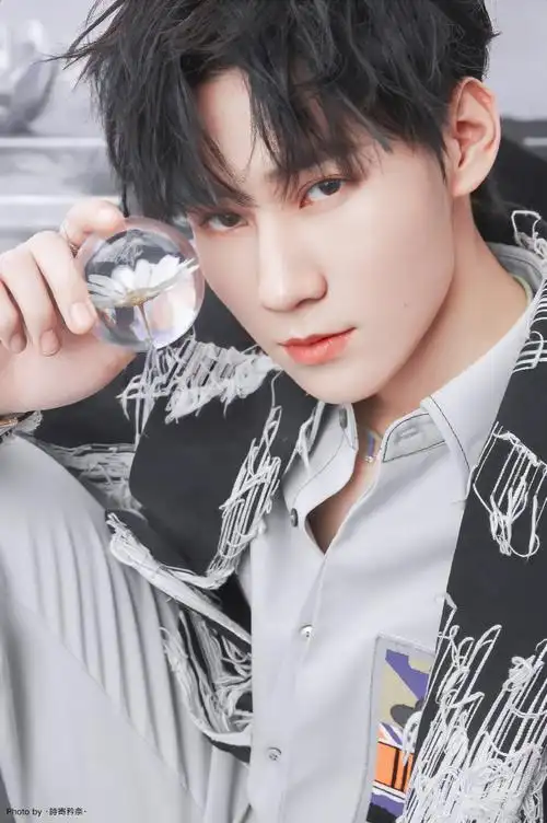 青年演员张真源