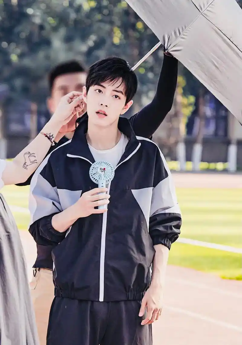 肖战 #肖战的小飞侠 这是什么神仙少年感?请见上图! - 抖音