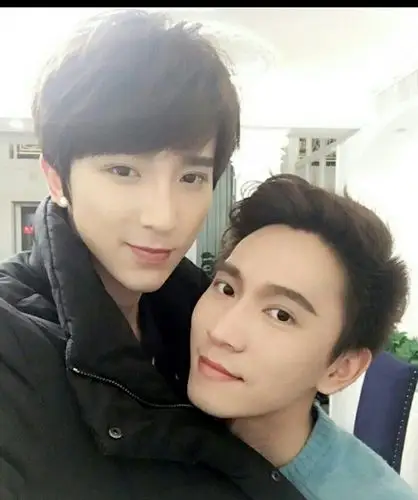 知道为什么找不到好男人吗,因为被他们抢了,他们要结婚了