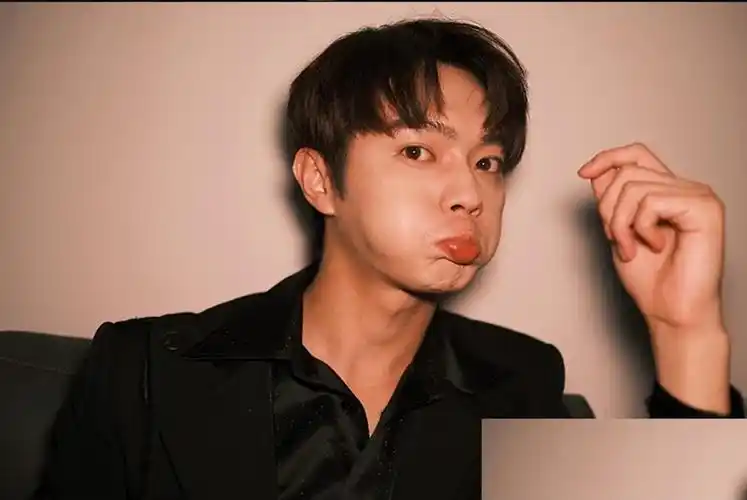 许凯到底是男的还是女的07