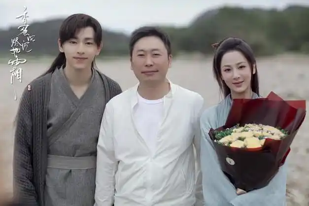 30岁邓伦形象大变,发福圆润的他开餐厅维生,与从前判若两人