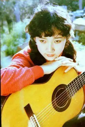 原创成方圆:离婚两次,60岁难寻伴侣,老父亲为她单身无子而忧心