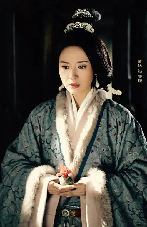 潜龙在渊╟唐瑛╟董洁古装剧之美绿叶在笑该采集也在以下画板加载更多