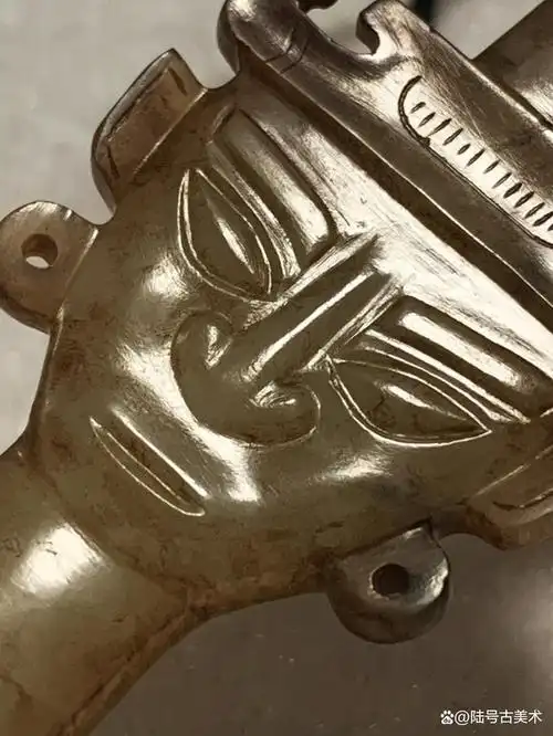 石家河文化玉器玉神人面