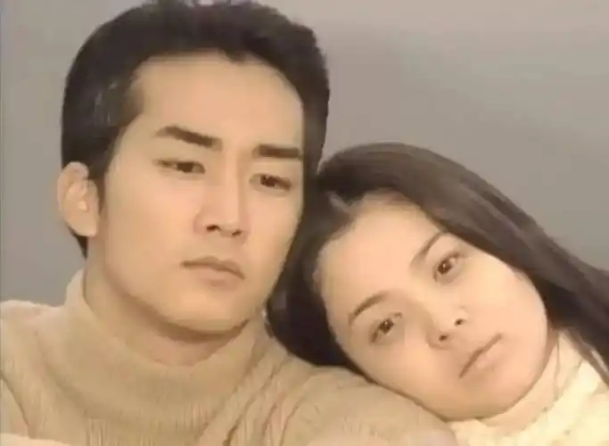 但是一直觉得宋慧乔和宋承宪主演的才是真正的《蓝色生死恋》啊!