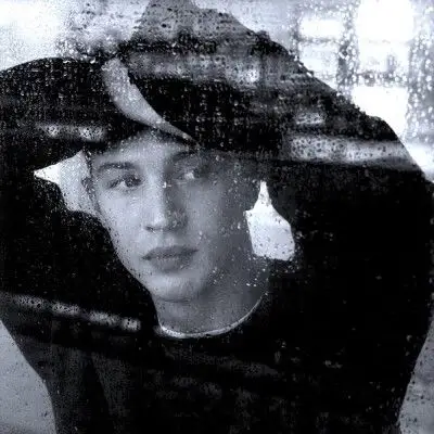 点赞  评论  汤姆·哈迪 tom hardy 0 10 老二它妈  发布到  汤老湿