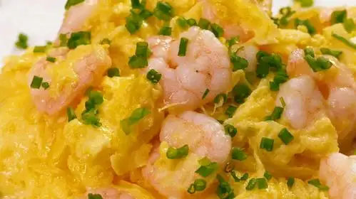 正宗的滑蛋虾仁饭,你知道有什么要注意的吗?可不能炒过头了