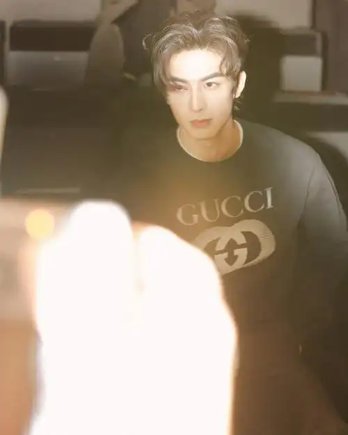 宋威龙米兰时装周