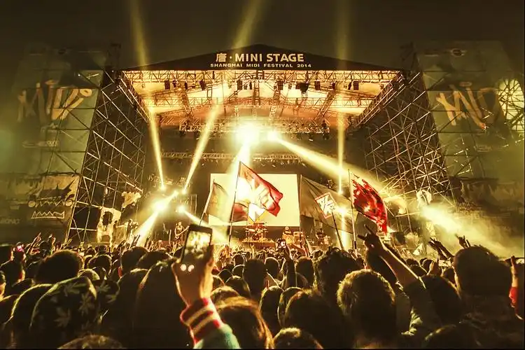 摄影师现身说法 如何用超广角拍摄摇滚现场