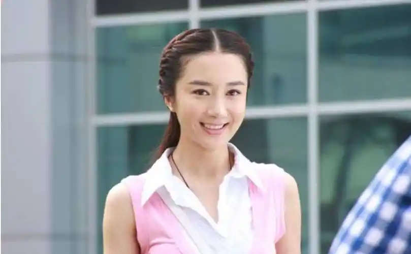 本可以大展宏图,却"遭疯狗狂咬毁容"断送前程_影响_李依晓_观众