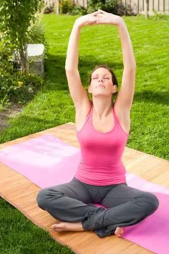 女人,瑜伽,户外,垂直画幅,正面视角正版图片素材下载