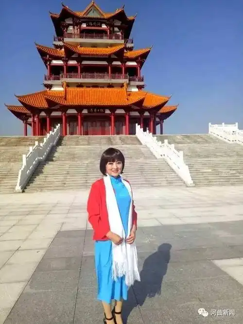 著名二人台演员杜焕荣