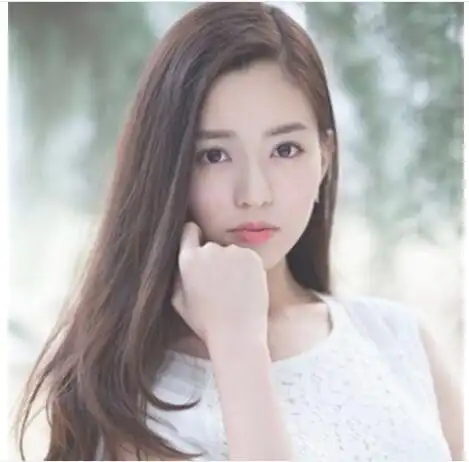 女生偏分直发无刘海图片
