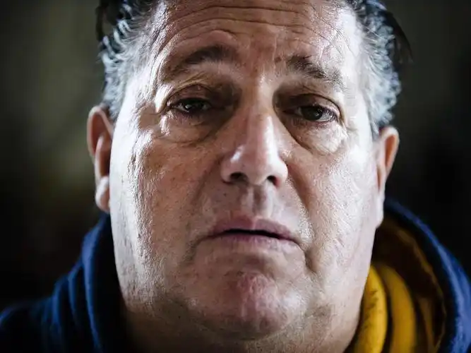 man mocked for shaving on train says he was le