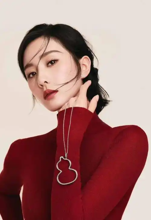 刘诗诗被家暴?大s具俊晔婚变?白鹿敖瑞鹏因戏生情?宋威龙正式解约?