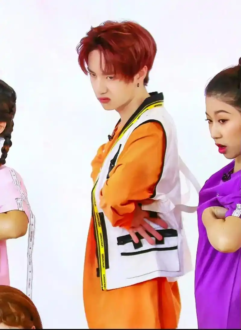 耶啵啵的反差萌  谁受得了  抵挡得住#王一博 #摩托姐姐  - 抖音