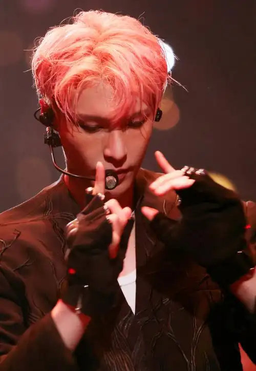 张艺兴##menghuiting##星宿menghuiting