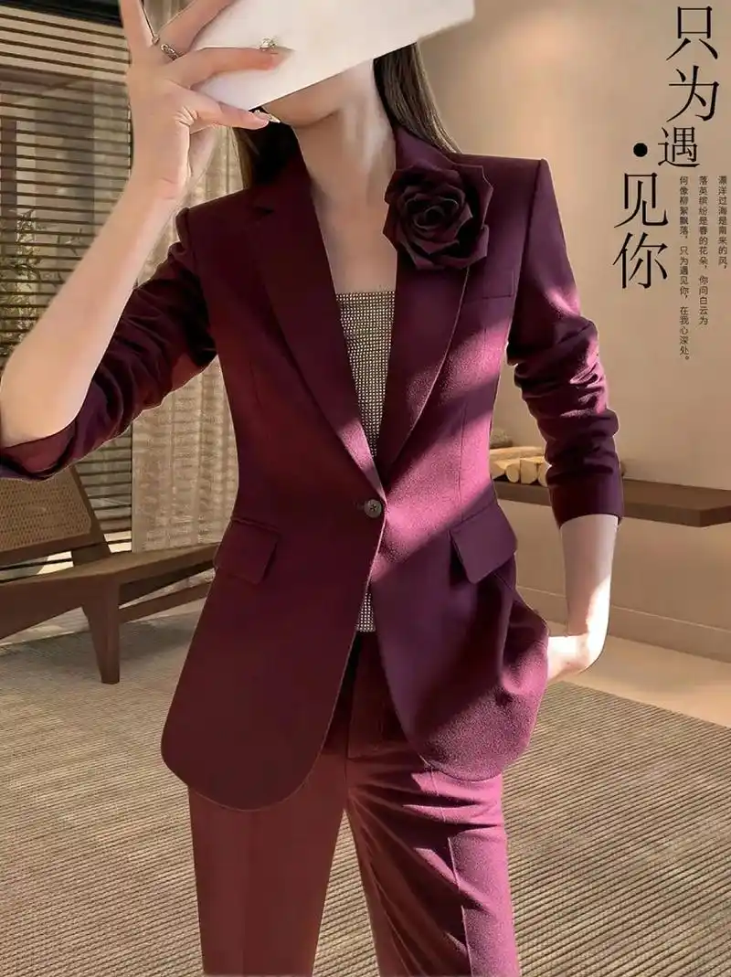 姐妹们!这款枣红色职业西装套装来喽!韩版 - 抖音
