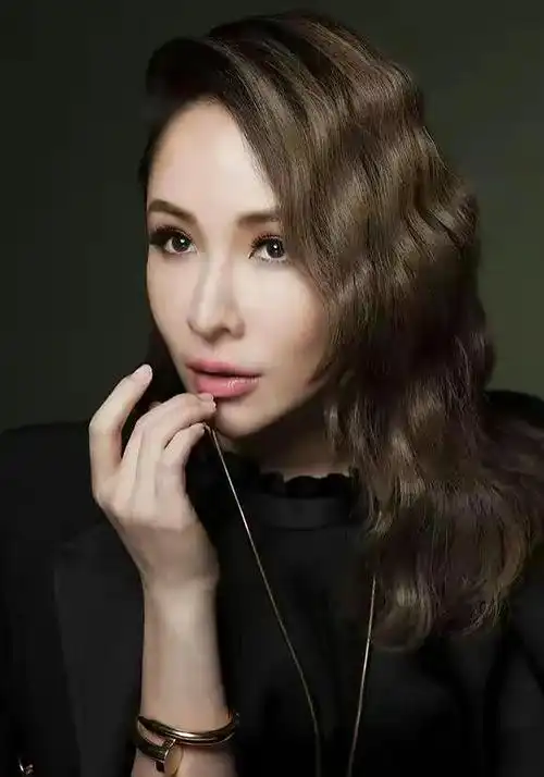 萧亚轩15张精美的照片