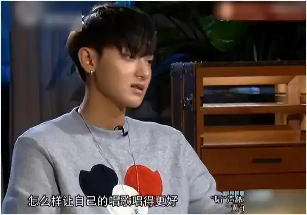 黄子韬情义深重成名后不忘聋哑发小暖心之举感动人心