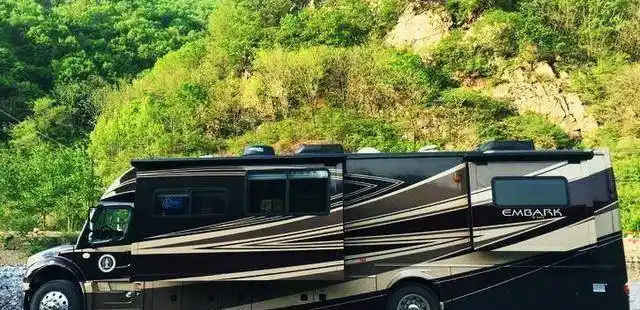 加满一箱油要5000元|房车|马力|编剧|豪华车|柴油版|成龙大哥|电影