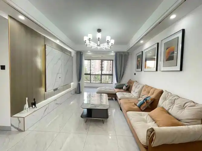 雨花区全新装修97平三室两厅两卫128w