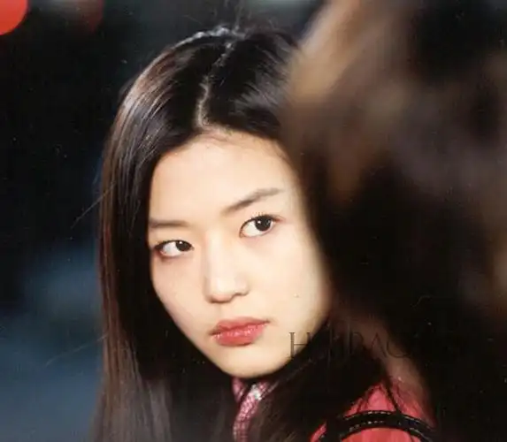 全智贤几十张清纯旧照全回顾:卖萌搞怪耍酷样样都在行