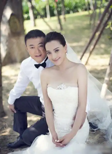 张雅晴个人资料:马琳张雅晴婚纱照曝光 小三张雅晴转正