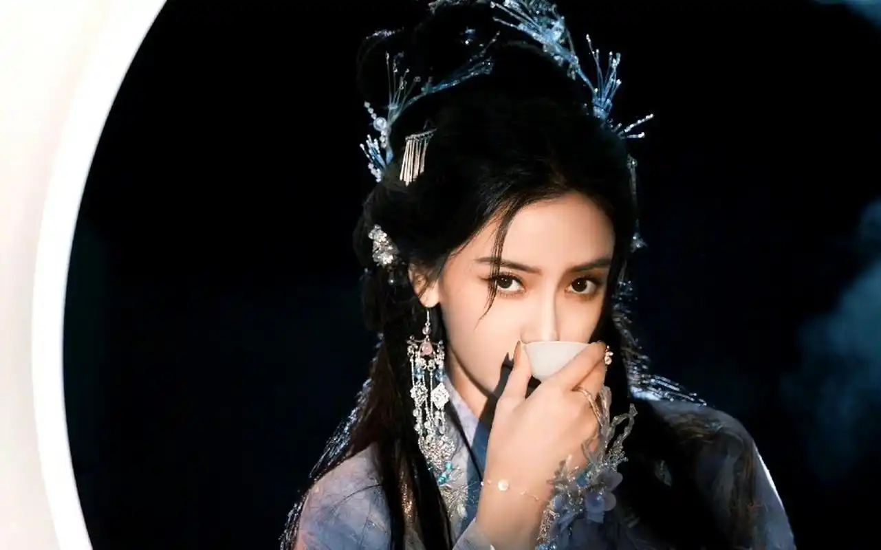 angelababy古装清冷感这一张,baby的眼神太有感觉了,她好美,baby古装