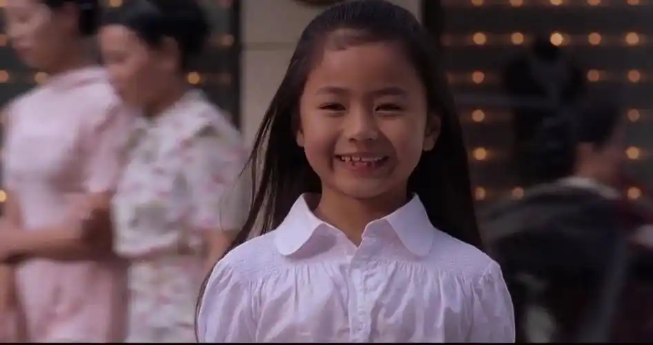 镜头很少却被观众记住,出演黄圣依童年的演员,小时候总是被一群坏孩子