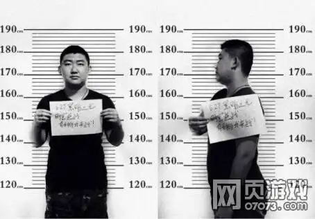 黑暗之光玩家逆战宣言举牌 最可爱的人