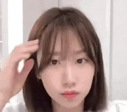 宋慧乔,要不还是换回八字刘海吧!