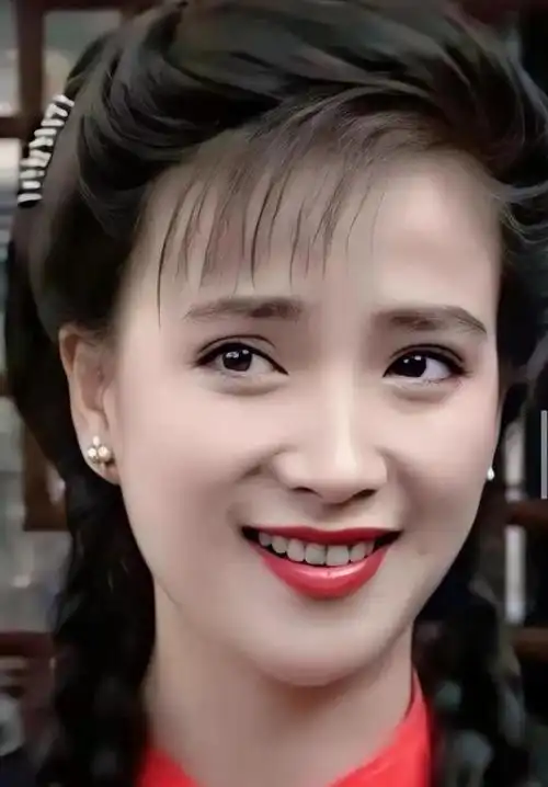 古典美女何晴从红得发紫到风光不再她背后的故事太精彩