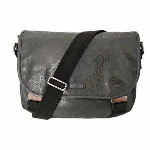 古驰gucci黑色双g老花水晶皮男士斜挎包