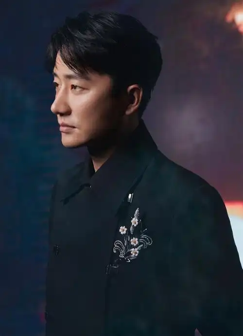 黄轩出席《风起洛阳》发布会 洛阳方言还原台词笑不停_凤凰网娱乐