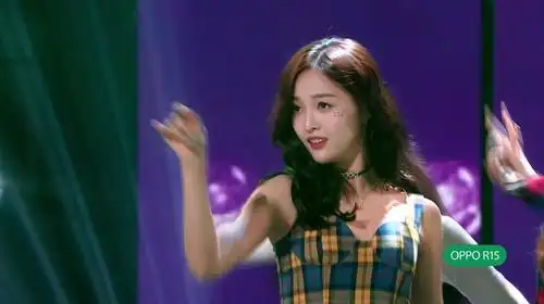 《创造101》吴宣仪带队演绎我又初恋了,这简直就是甜蜜暴击