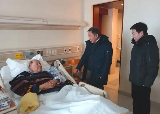 张勇副主任看望慰问安志文,陈先,甘子玉,佘健明同志