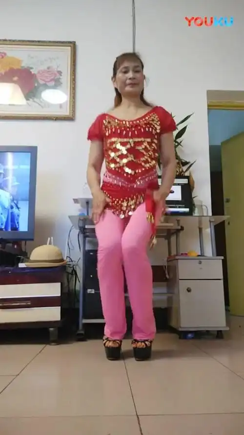 米悠悠广场舞一紧身裤自由慢慢摇