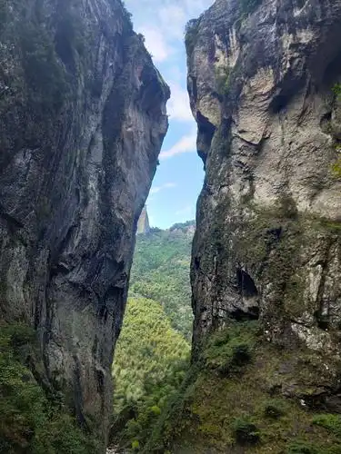 显圣门是神雕侠侣外景拍摄地,但是金大侠却告别了江湖