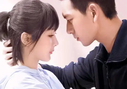 《亲爱的挚爱的》正式官宣,佟年韩商言合体秀恩爱,婚后地位大变