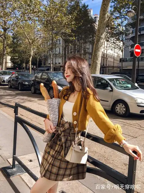 黄色衣服——上镜神器,这么穿,让你的自拍照脱颖而出!