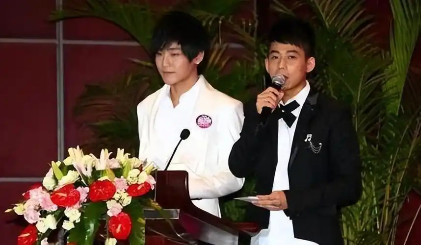 李炜:2010年《快乐男声》冠军